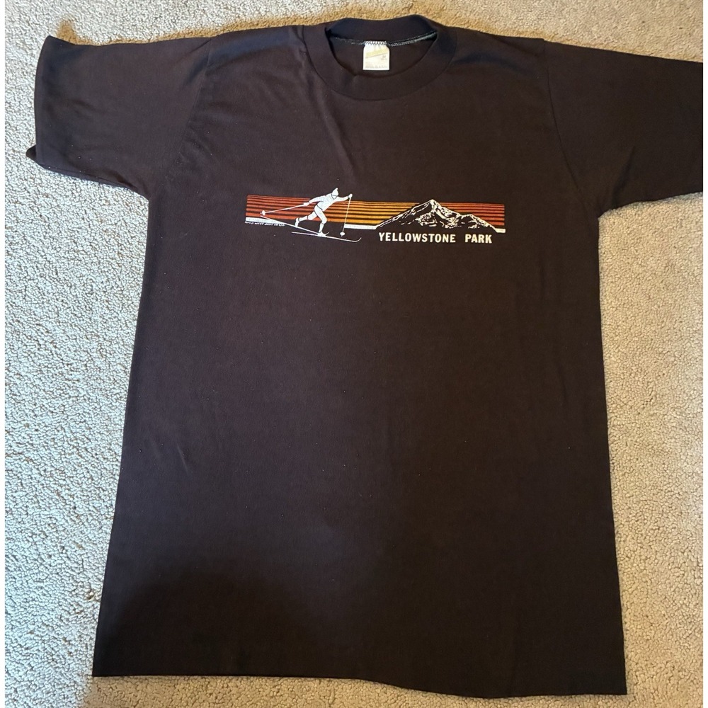 YELLOWSTONE PARK vintage t shirt Skiing 1980s single stitch distressed M